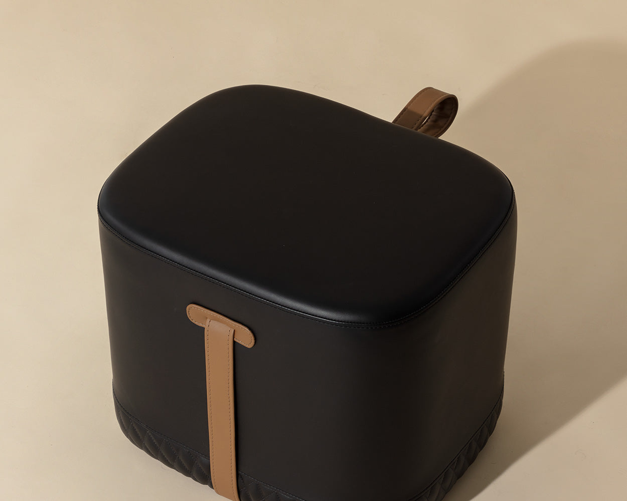 Axio Ottoman - Napa Black / Napa Cognac